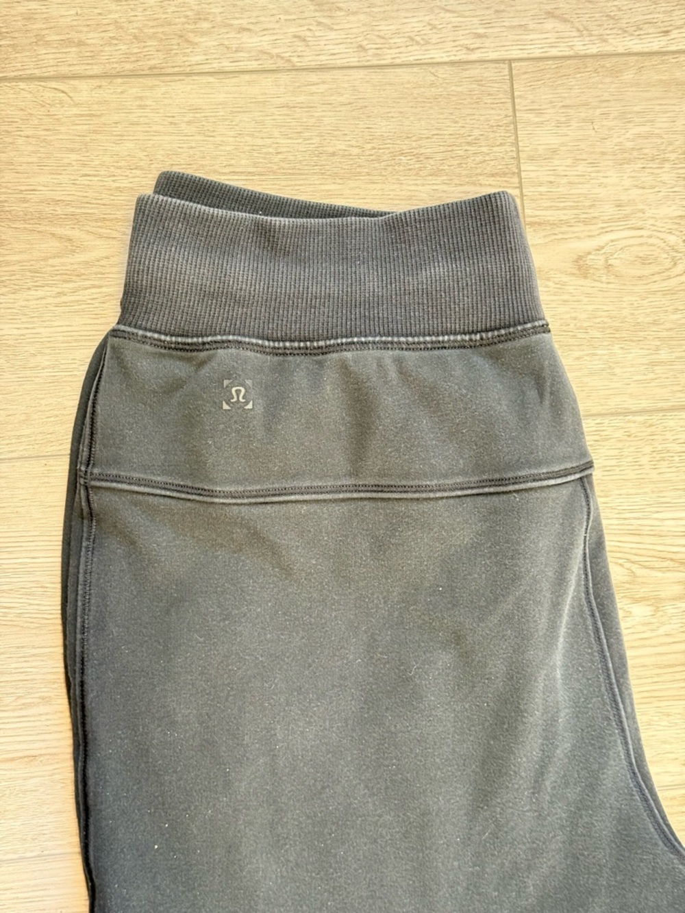 Lululemon Reseller’s Bundle Men’s T-shirts & Pants Varies Sizes - Picture 13 of 16